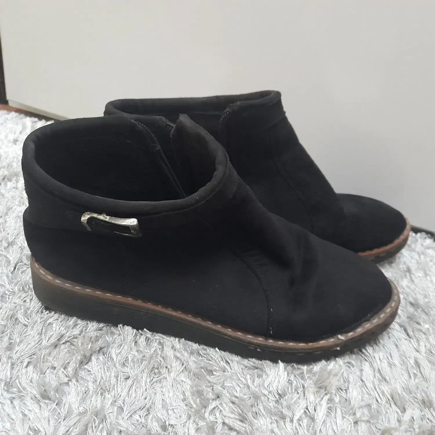 نیم بوت سایز۴۰|کیف، کفش، کمربند|بروجرد, |دیوار