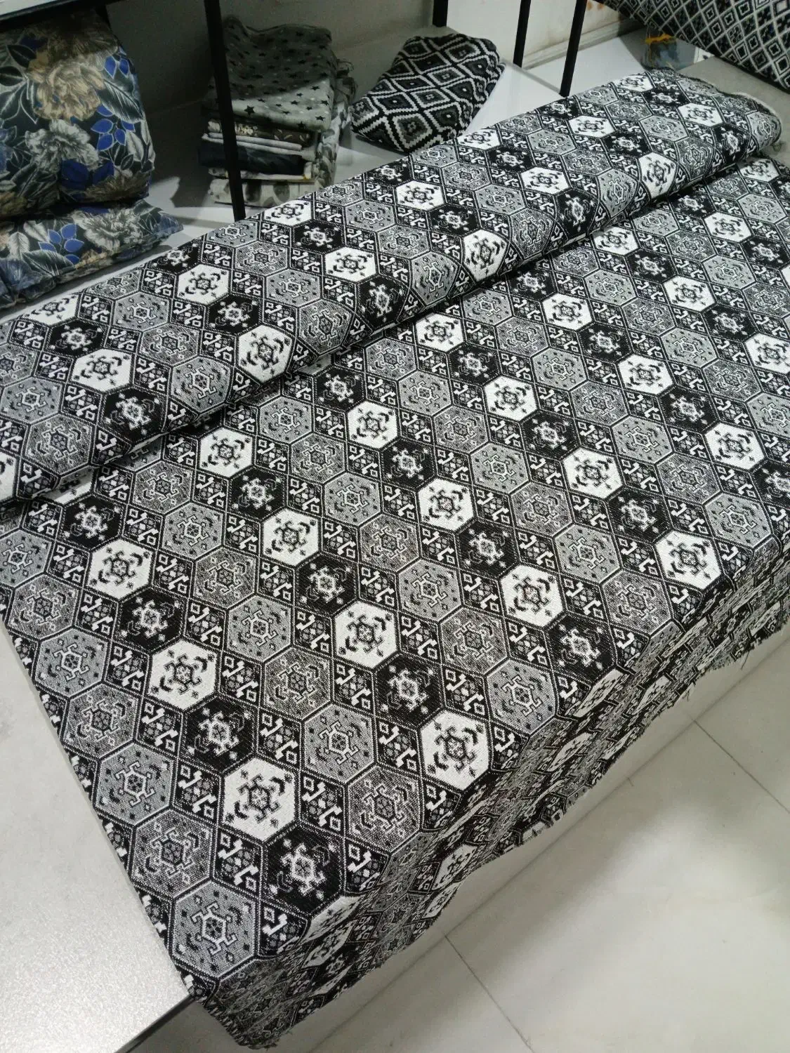 زیر سفره ای (جاجیم ژاکارد)|گلیم، جاجیم، گبه|قم, ولیعصر|دیوار