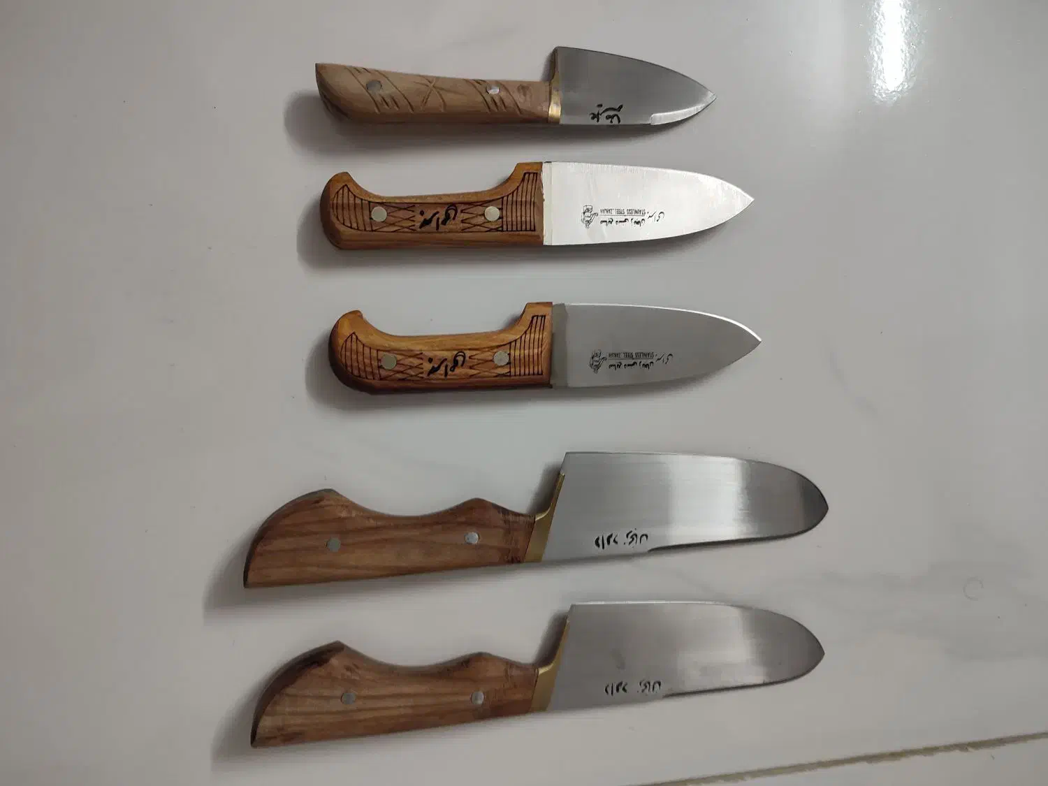 چاقو|کوهنوردی و کمپینگ|ری, شهید غیوری (ابن باویه)|دیوار