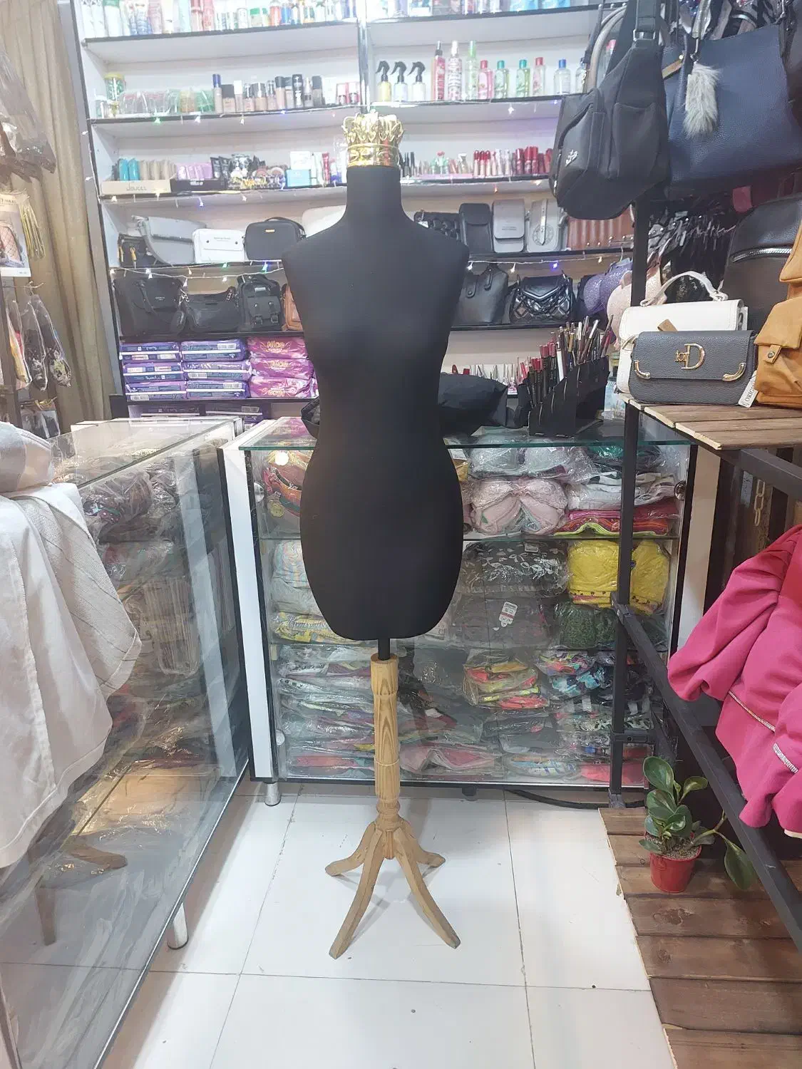 مانکن|فروشگاه و مغازه|قرچک, زیبا شهر|دیوار