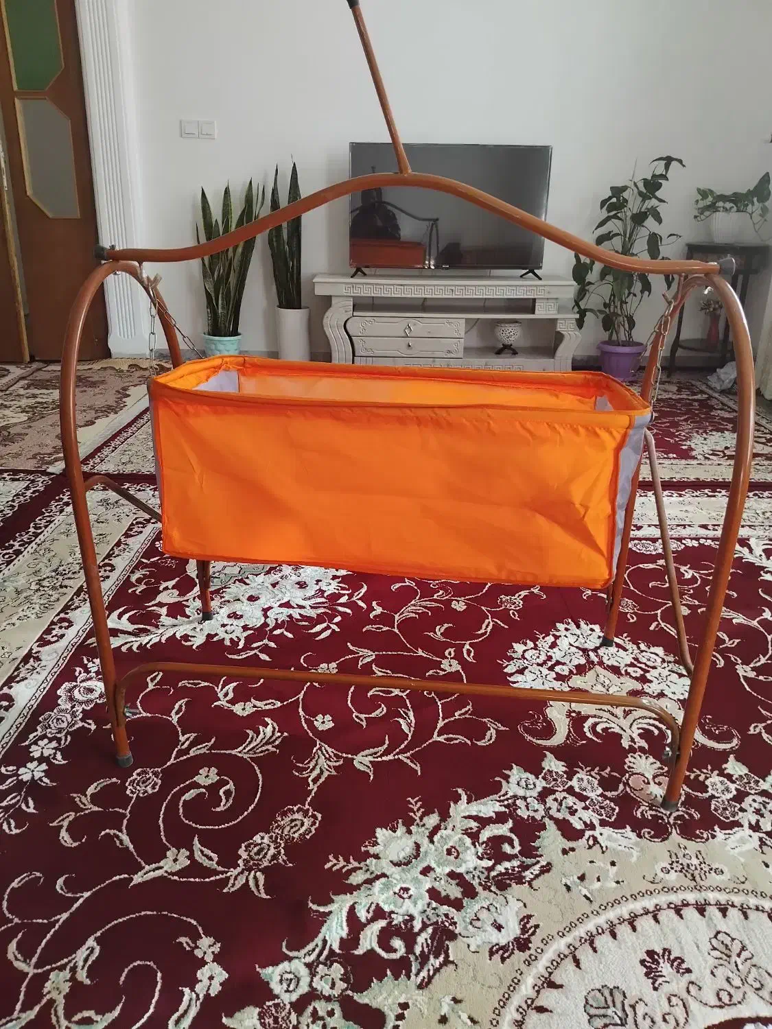 گهواره|تخت و صندلی بچه|قوچان, |دیوار