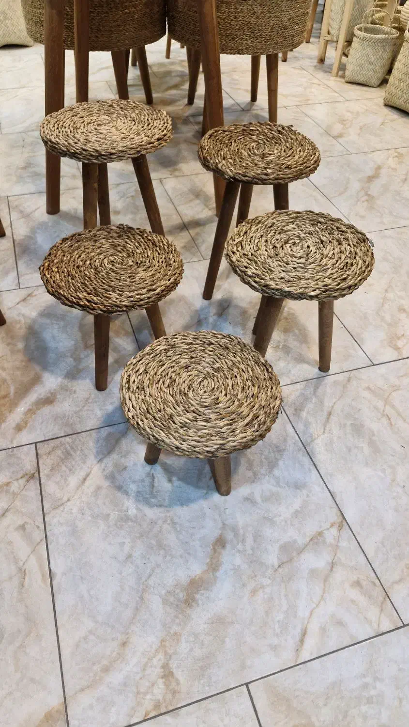 پایه گلدان چوبی حصیری|گل و گیاه طبیعی|شاهرود, |دیوار