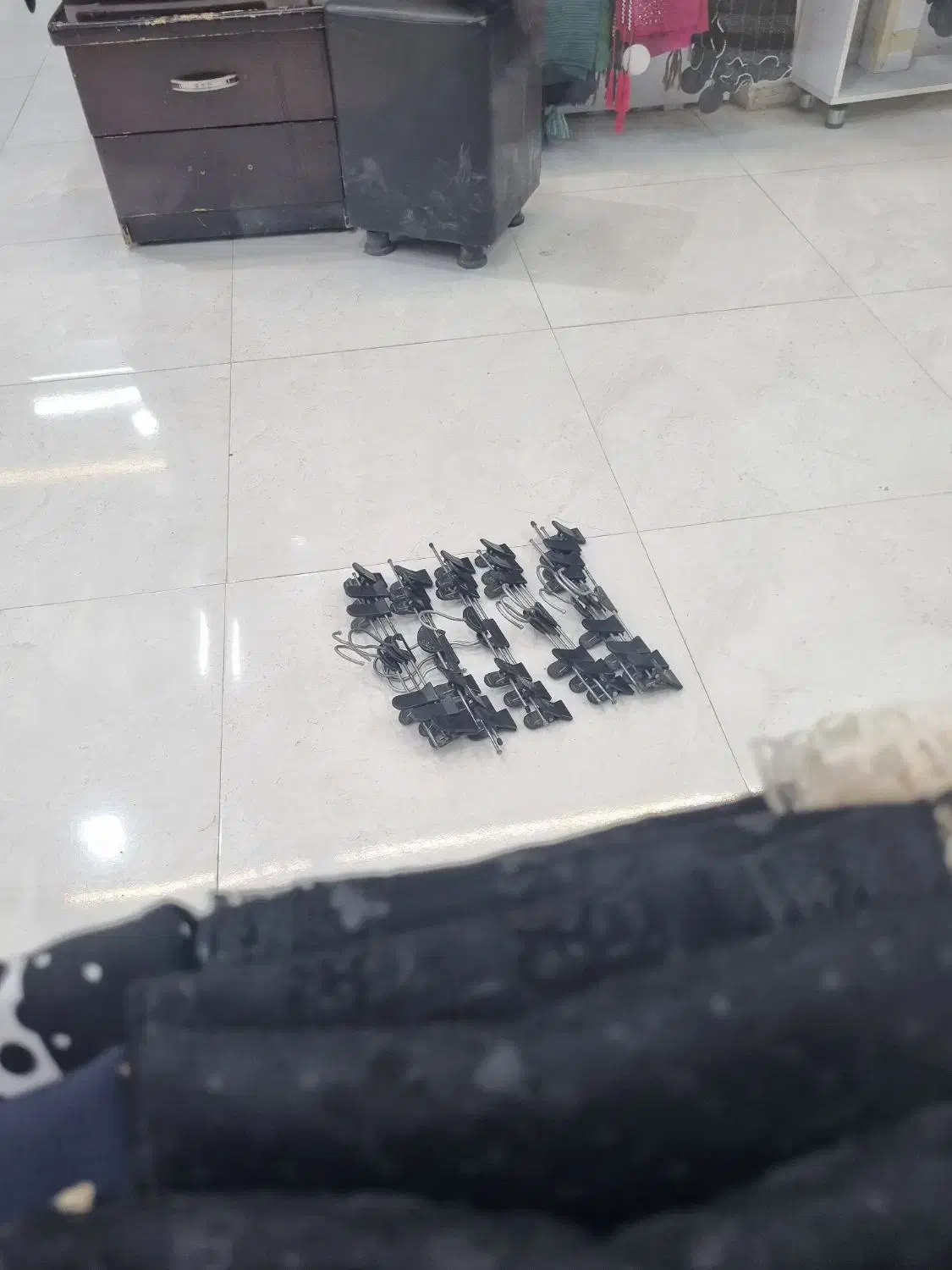 چوب لباسی|فروشگاه و مغازه|تربت‌حیدریه, بالا ولایت|دیوار