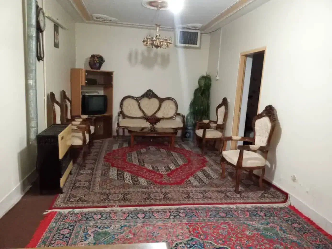 سوییت آپارتمان مبله تمییز آتشگاه|اجارهٔ کوتاه‌مدت آپارتمان و سوئیت|خمینی‌شهر, |دیوار