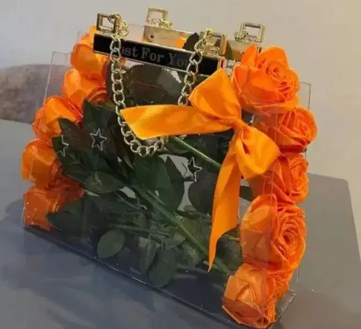 دسته گل های زیبا با تخفیف شگفت انگیز|گل مصنوعی|ارومیه, |دیوار