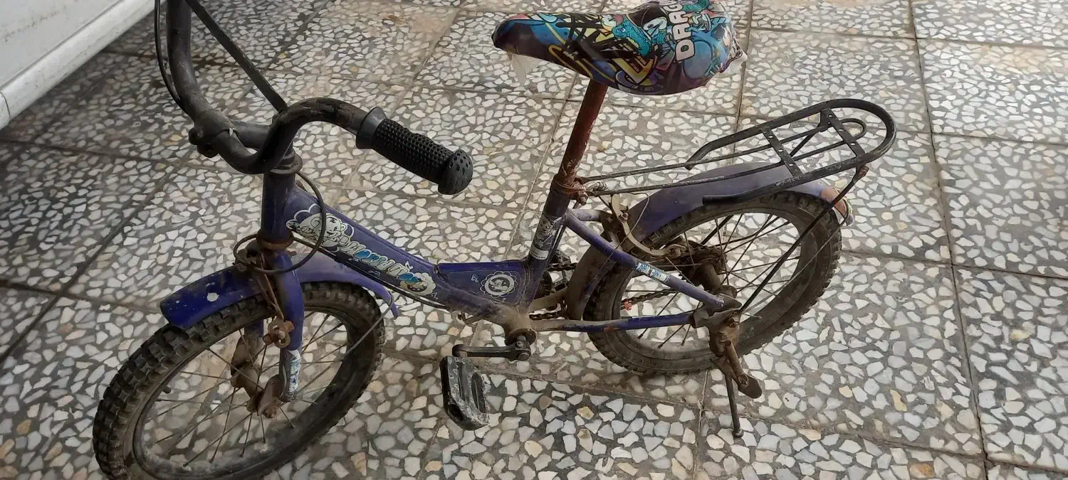 چغادک دو عدد دوچرخه|دوچرخه، اسکیت، اسکوتر|چغادک, |دیوار