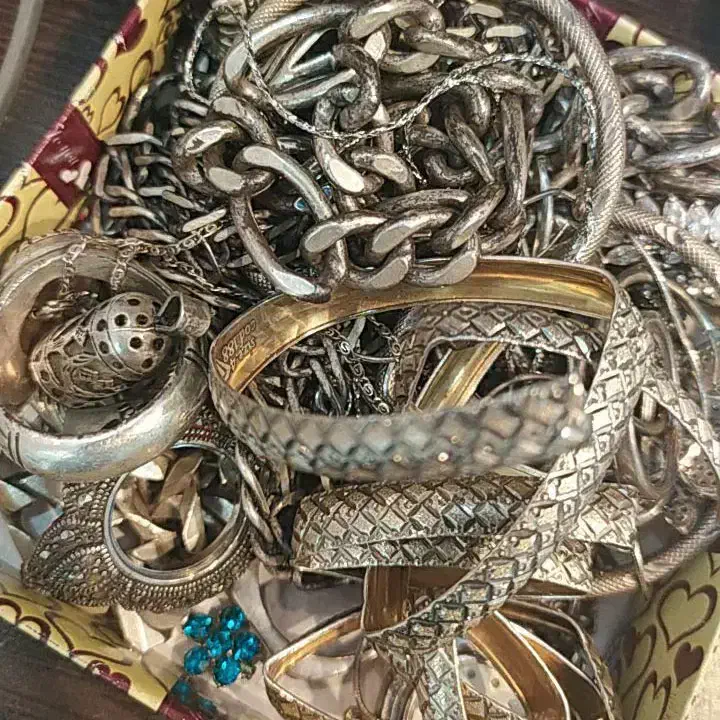 نقره کهنه توسط ری گیری ونیز|جواهرات|اهر, |دیوار