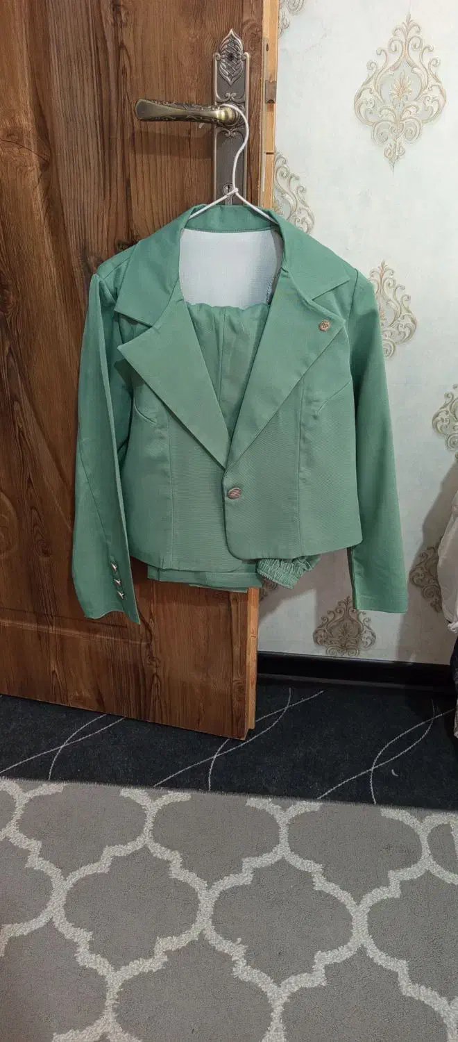 لباس|لباس|فولادشهر, B2|دیوار