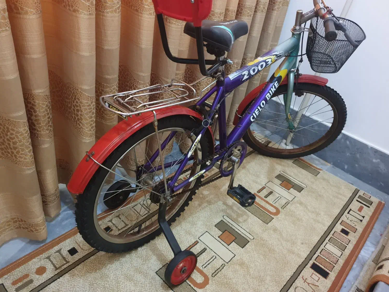 دوچرخه بچگانه سایز۲۰ درحد نو کم کار|دوچرخه، اسکیت، اسکوتر|میاندوآب, |دیوار