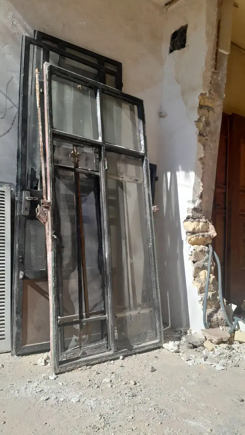 درب و پنجره دست دوم|مصالح و تجهیزات ساختمان|کوهدشت, |دیوار