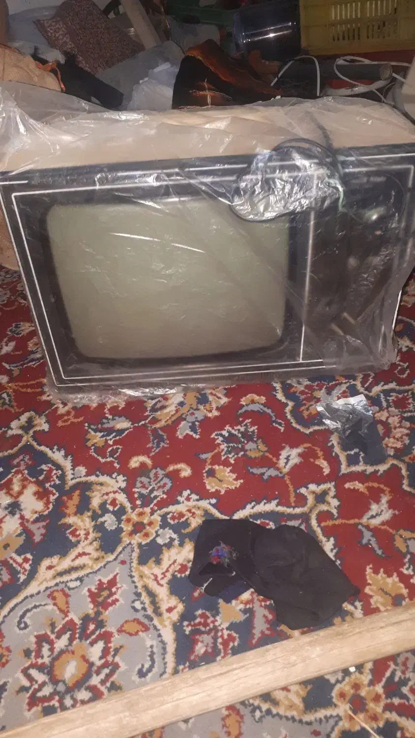 فروش تلویزیون قدیمی وسماورنفتی وبرقی|سماور، چای‌ساز، قهوه‌ساز|مهریز, |دیوار