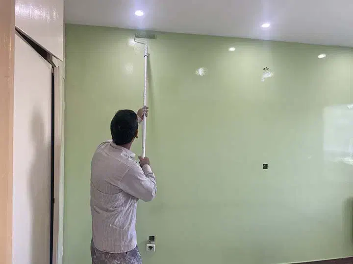 رنگ کاری کاغذ دیواری کنار سقف کاذب|خدمات پیشه و مهارت|پیشوا, |دیوار