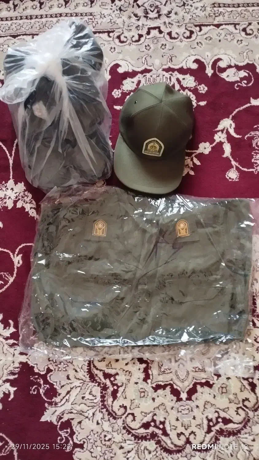 لباس نظامی|لباس|قم, شاه ابراهیم|دیوار