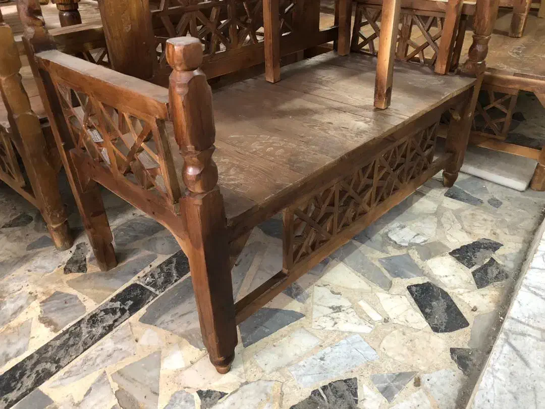 انواع تخت های سنتی در اندازه ها و شکل های مختلف|مبلمان خانگی و میز عسلی|ساری, |دیوار