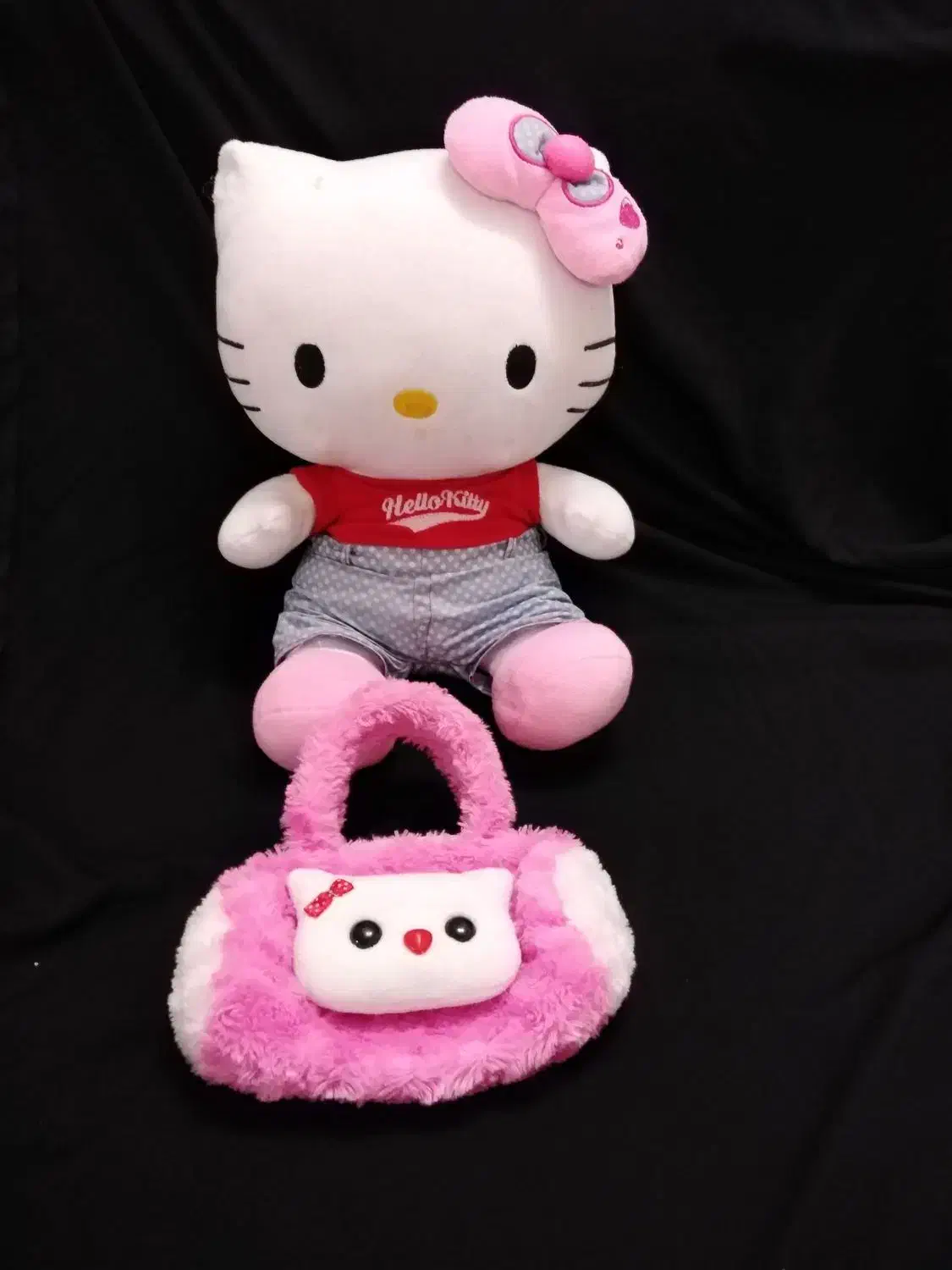 عروسک وکیف کیتی ست|اسباب‌بازی بچه|قم, قلعه کامکار|دیوار