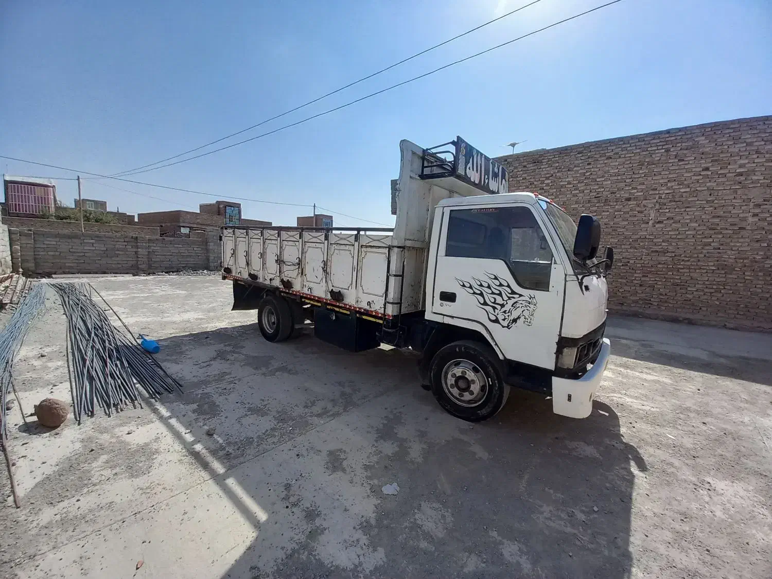 هیوندا پنج و نیم تن|خودرو سنگین|خاش, |دیوار