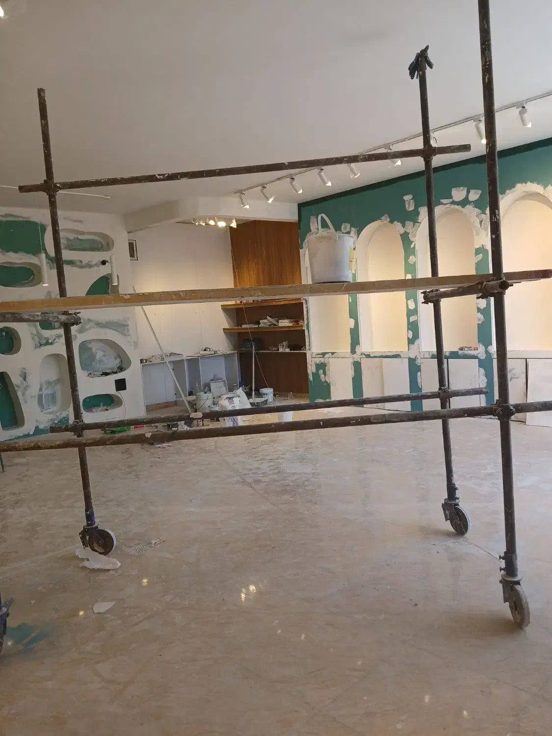 اجاره تخته بشکه.داربست چهار پایه و ثابت|خدمات پیشه و مهارت|شهریار, شهریار|دیوار