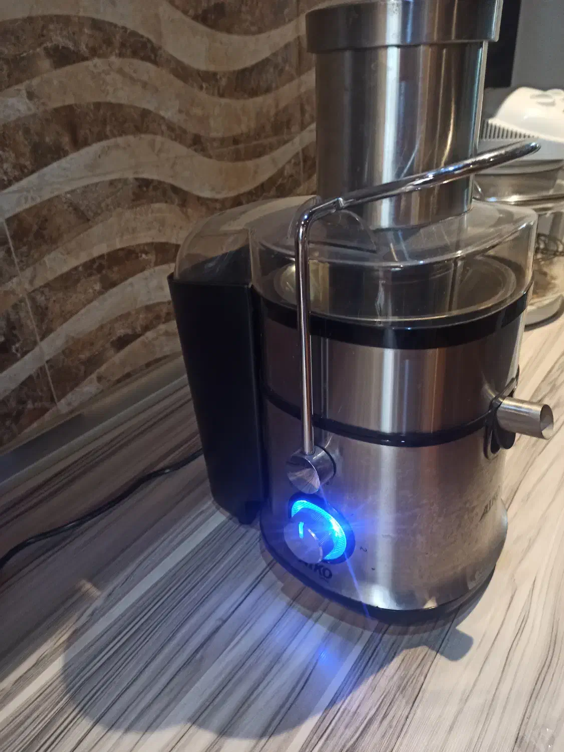 آبمیوه گیری|آبمیوه‌گیر و آب‌مرکبات‌گیر|گرگان, |دیوار