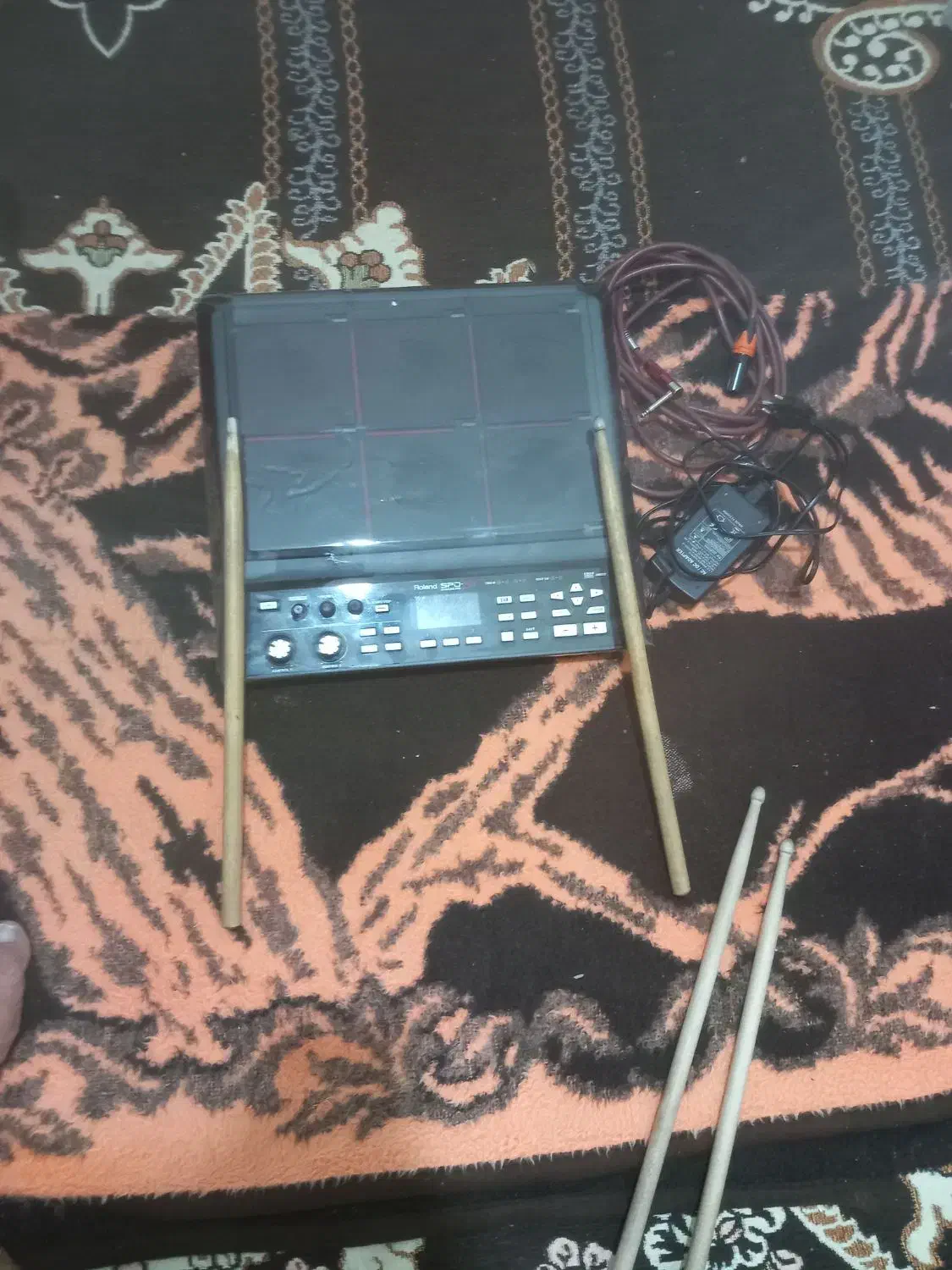 پرکاشن|درام و پرکاشن|اهواز, شریعتی جنوبی|دیوار