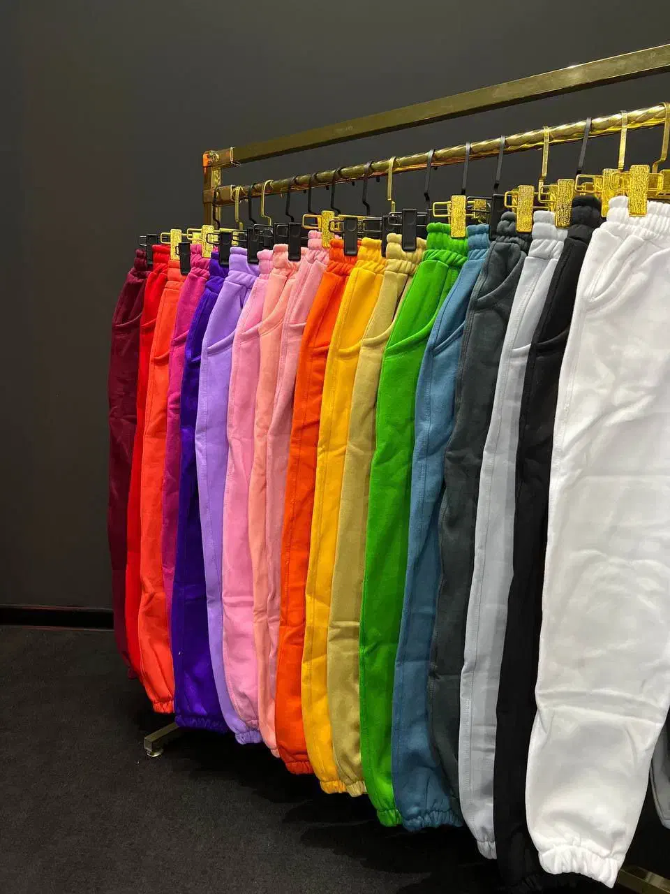 جاگر دورس خار خورده|لباس|قم, سالاریه|دیوار