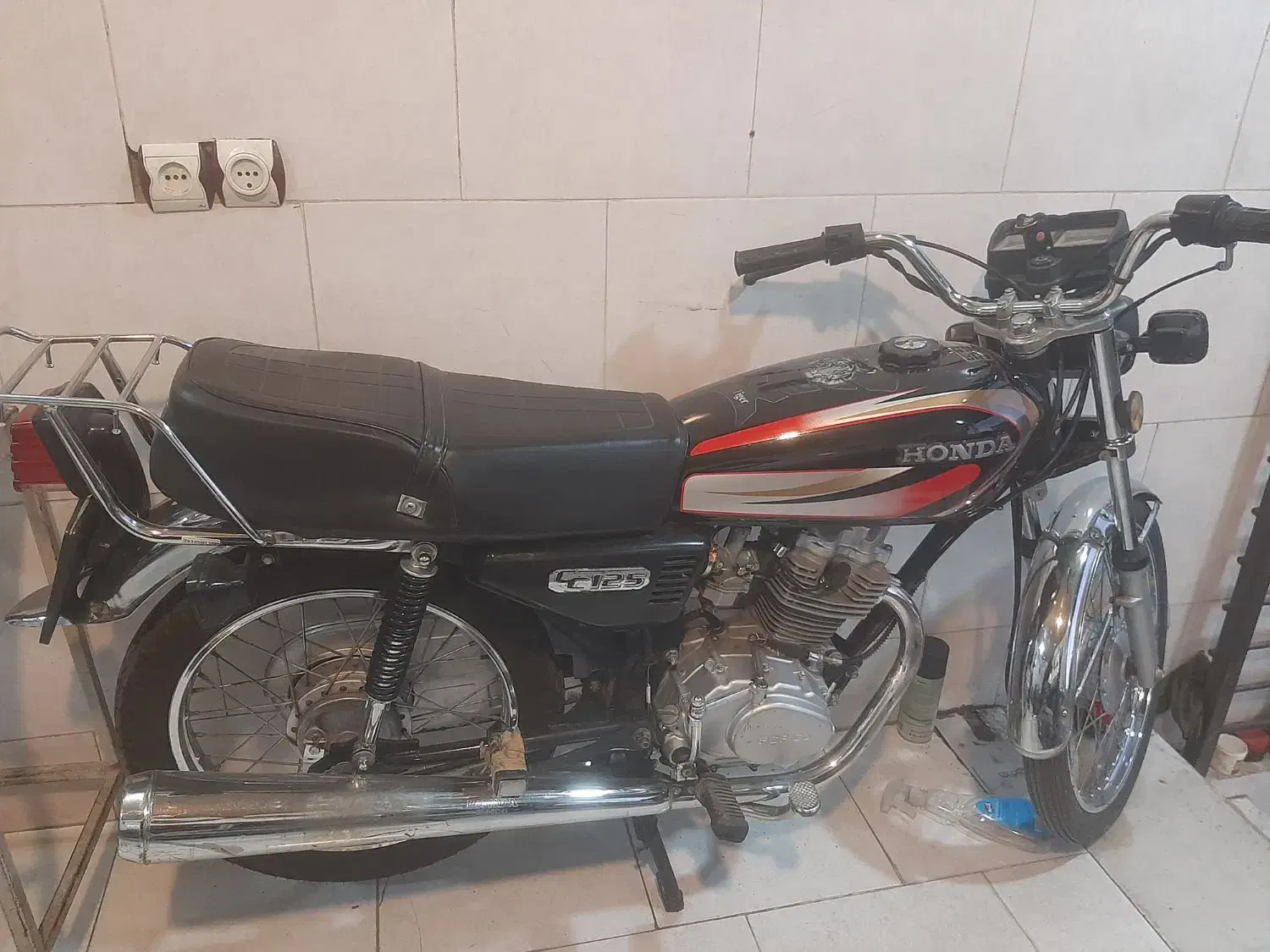 موتورهوندا۱۲۵.پیشرو.آخرین مدل کاربراتوری|موتورسیکلت|اصفهان, مهدی آباد|دیوار