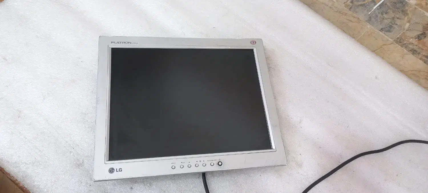 مانیتور ۱۵ اینچ الجی. .|قطعات و لوازم جانبی رایانه|مشهد, نوده|دیوار
