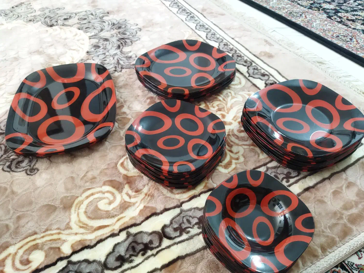 سرویس ۱۲ نفره ارکوپال DESSENI|ظروف سرو و پذیرایی|شیراز, کوشک میدان|دیوار