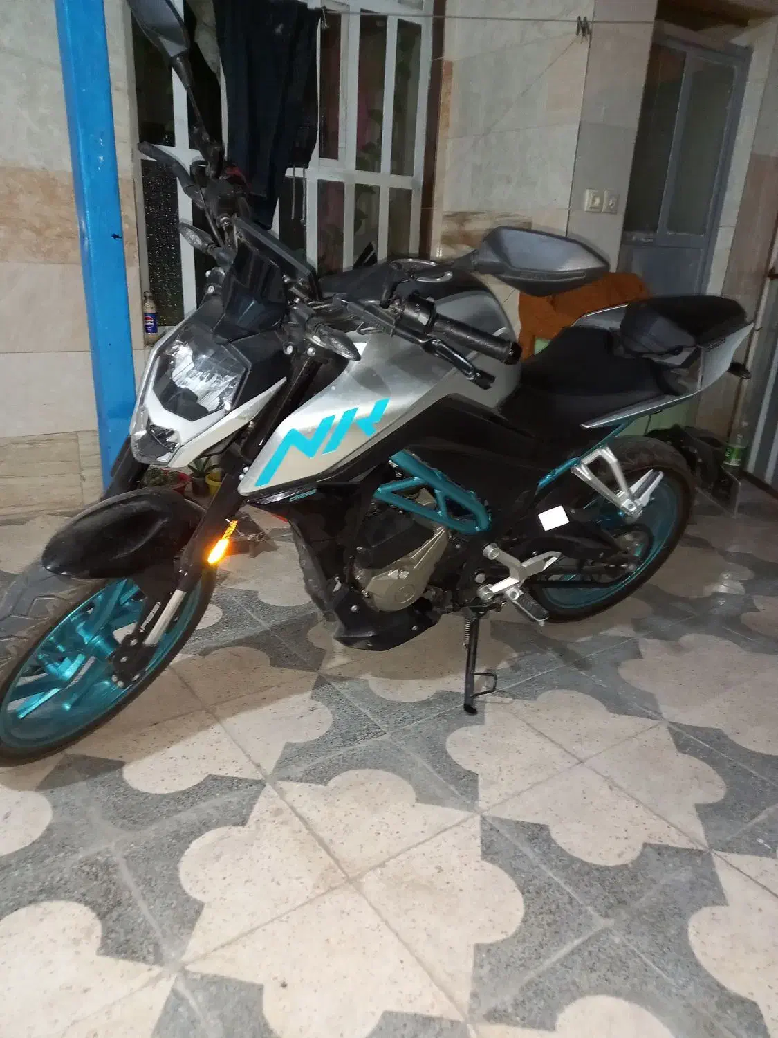 موتور سی اف خشک|موتورسیکلت|شیراز, ده پیاله|دیوار