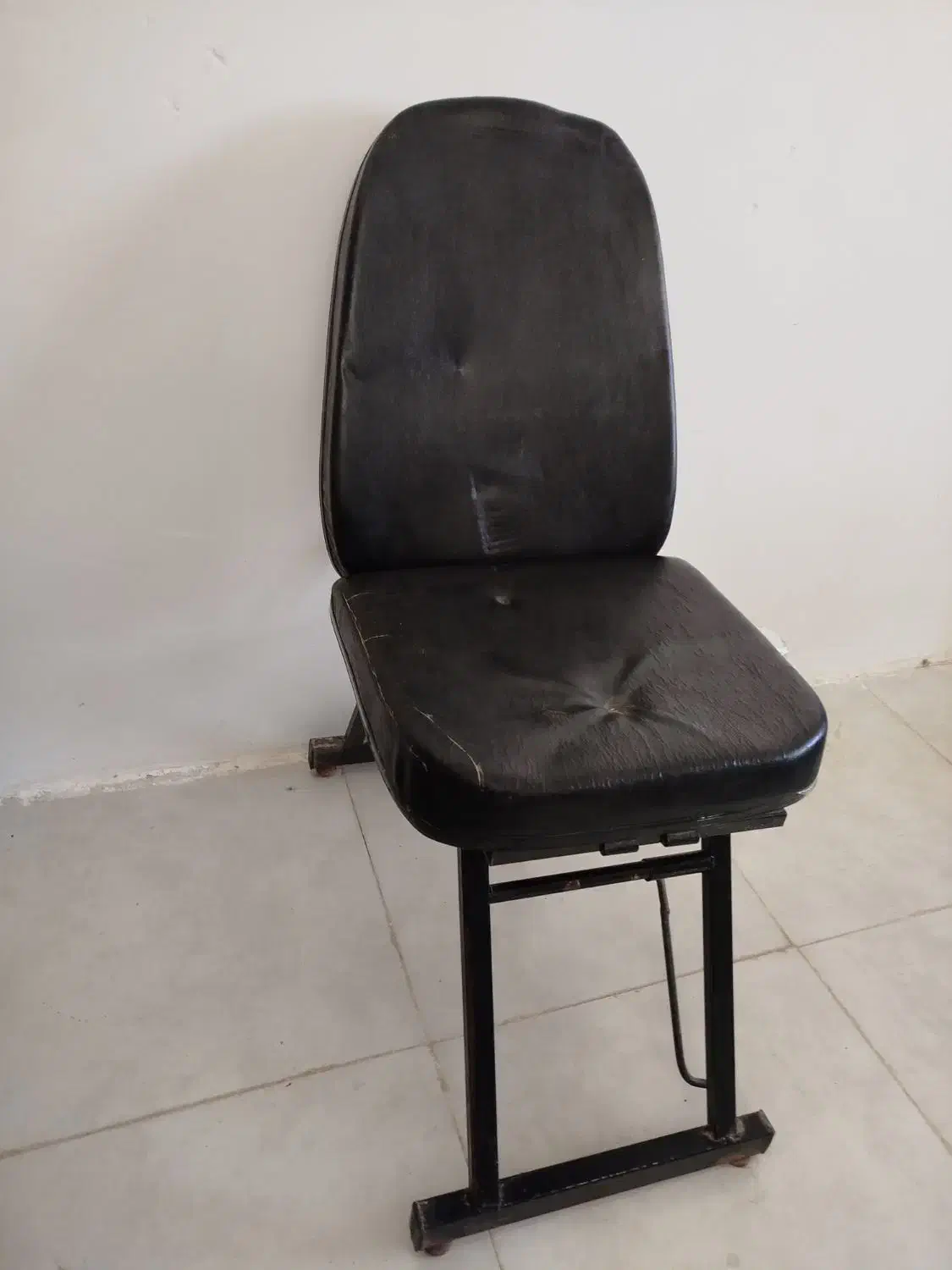 صندلی آرایشگاه|آرایشگاه و سالن‌های زیبایی|کرمان, |دیوار