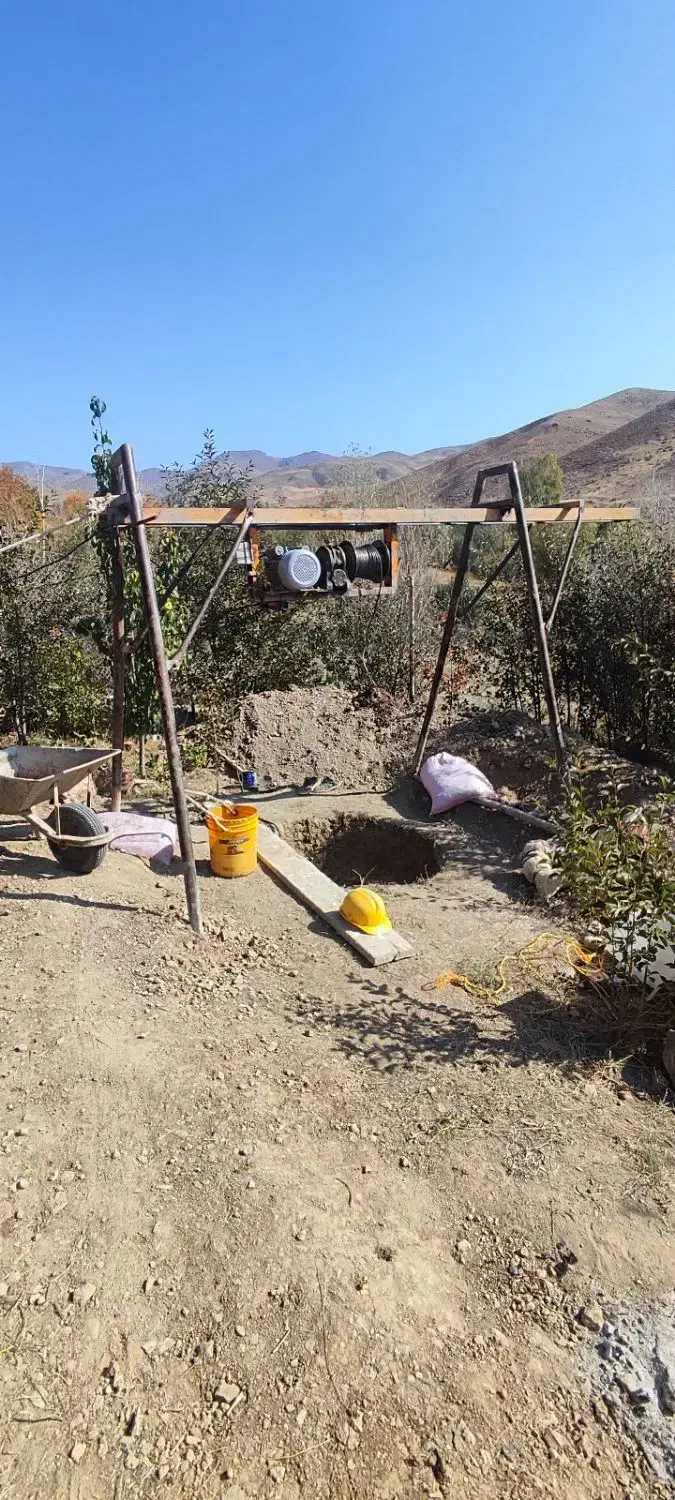 چاه کن وچاه کنی .حفر چاه|خدمات پیشه و مهارت|اهر, |دیوار