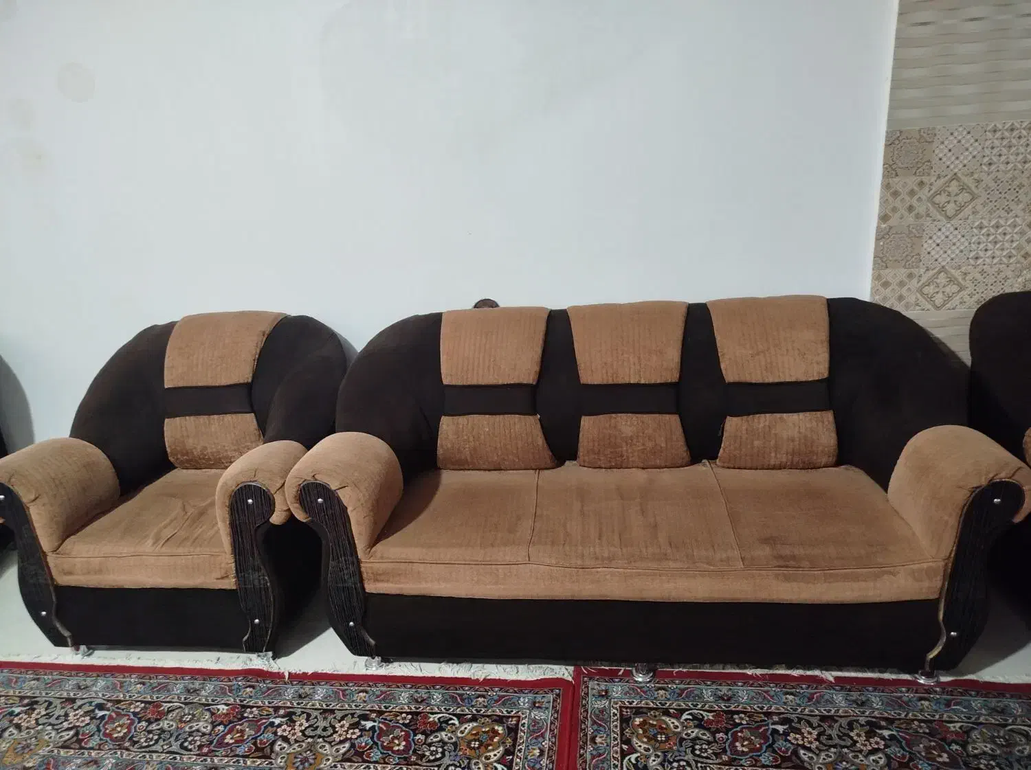 مبل کارکرده ۹نفره|مبلمان خانگی و میز عسلی|شیراز, گویم|دیوار