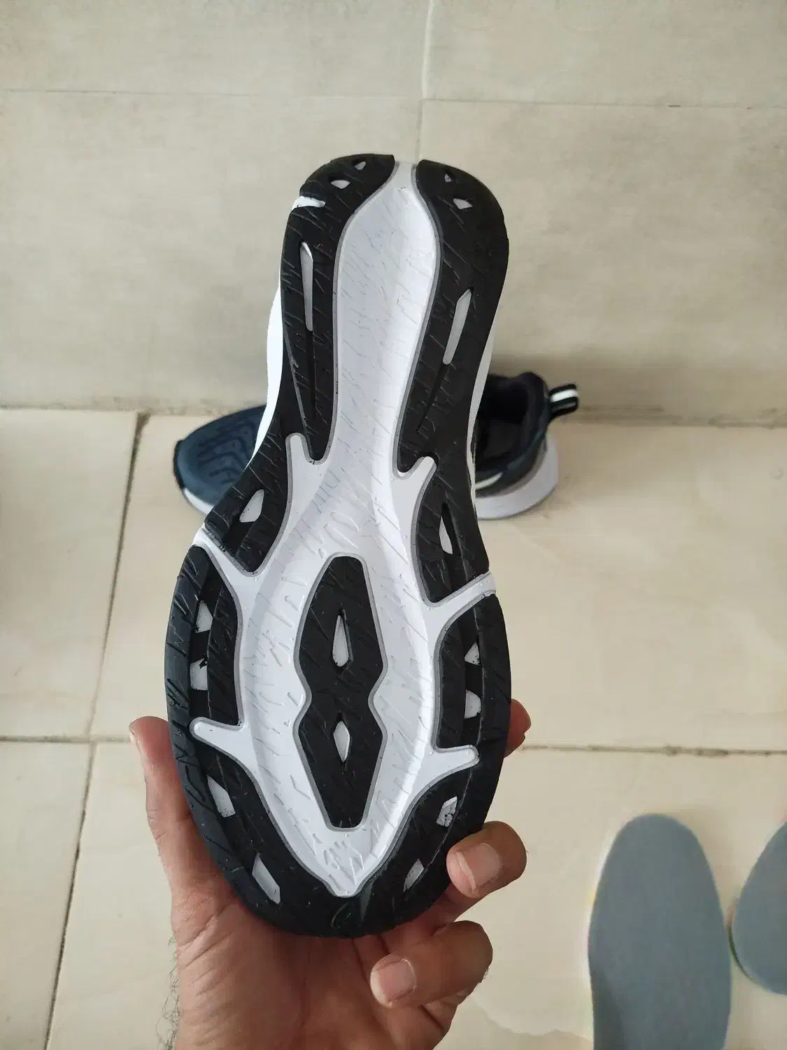 کفش کتانی ۴۴|کیف، کفش، کمربند|سنندج, |دیوار