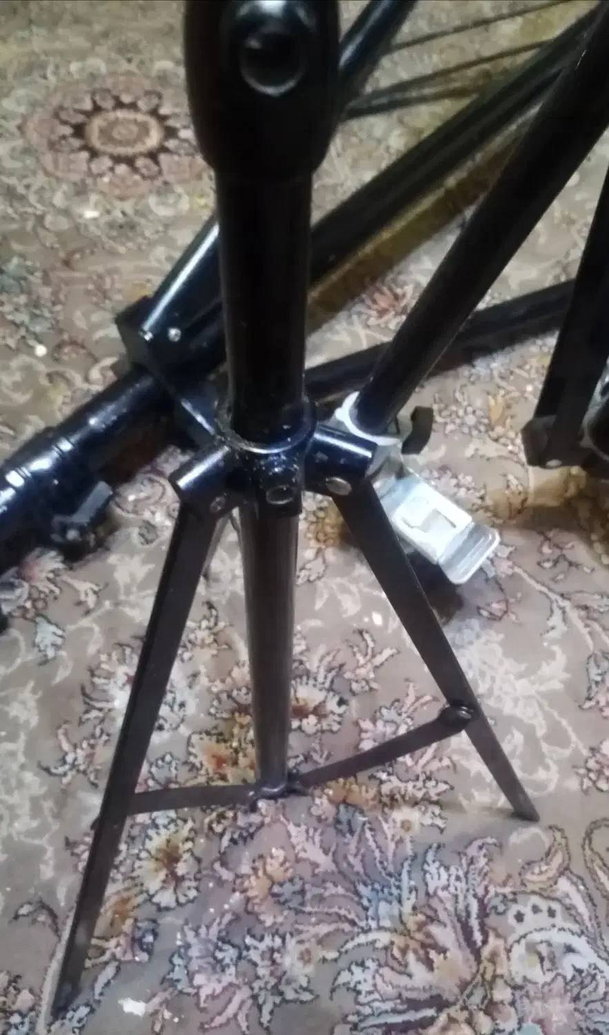 سه پایه چرخدار|دوربین عکاسی و فیلمبرداری|کرج, سیاه کلان|دیوار