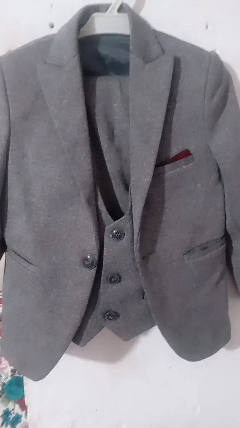 کت و شلوار|لباس|آستانه اشرفیه, |دیوار