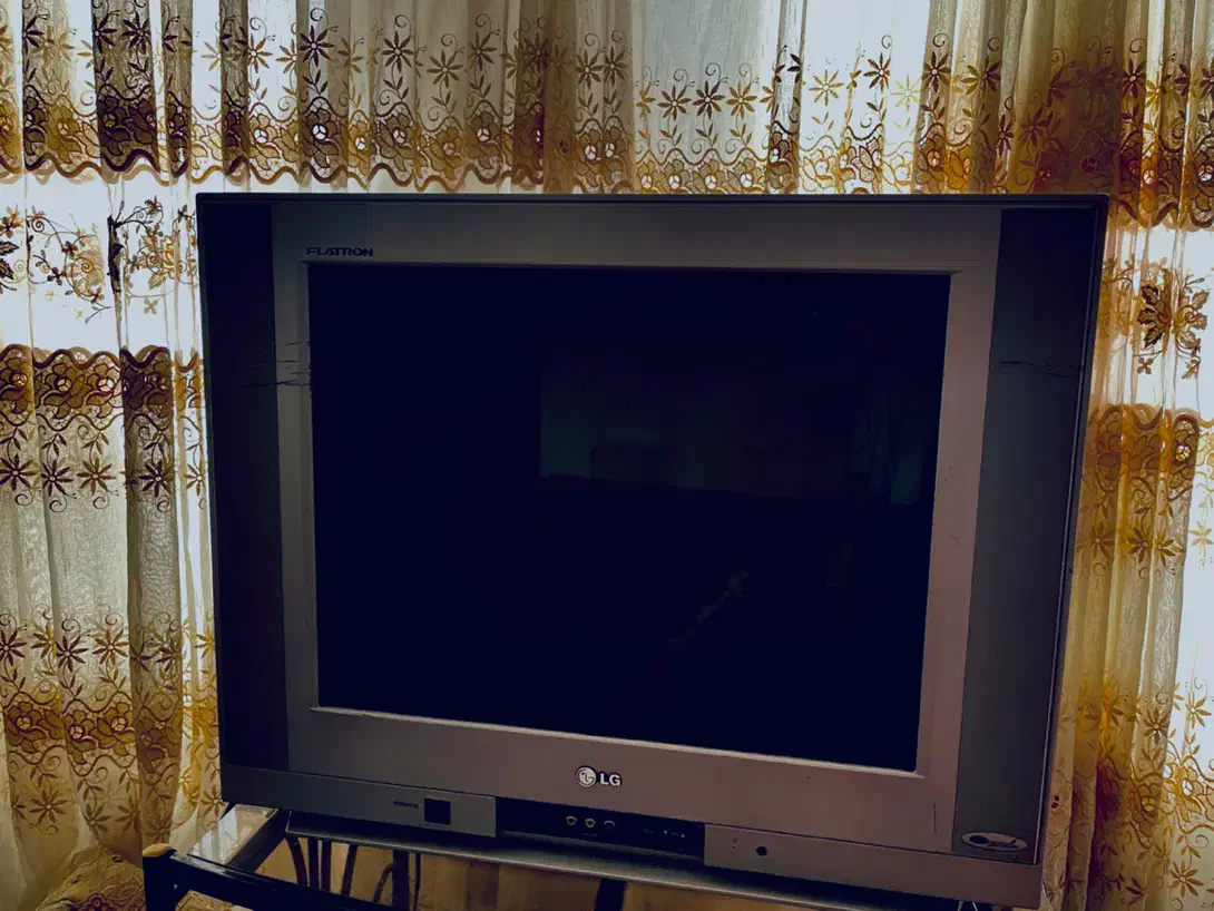 درحد نوعه واقعان|تلویزیون و پروژکتور|اردبیل, |دیوار