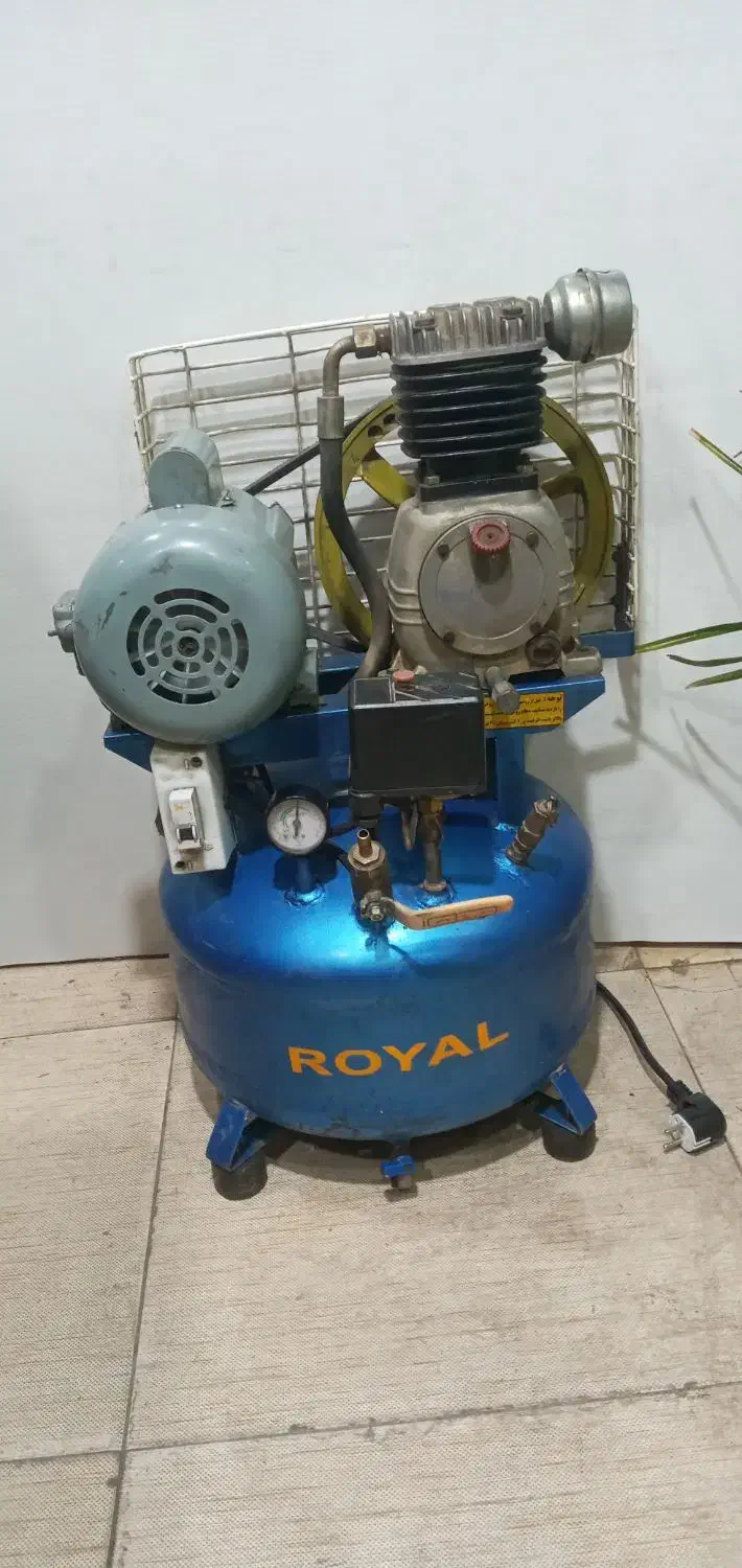 پمپ باد سالم  دستگاه طلاکوب  اره فارسی بر صندوقی|ماشین‌آلات صنعتی|نیشابور, شهید جعفری|دیوار