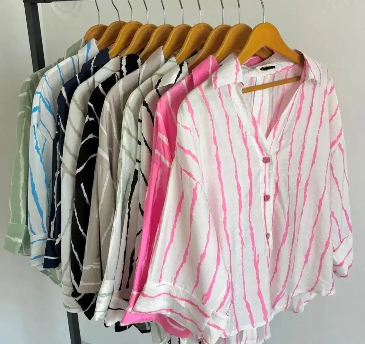 لباس زنانه|لباس|کهنوج, |دیوار