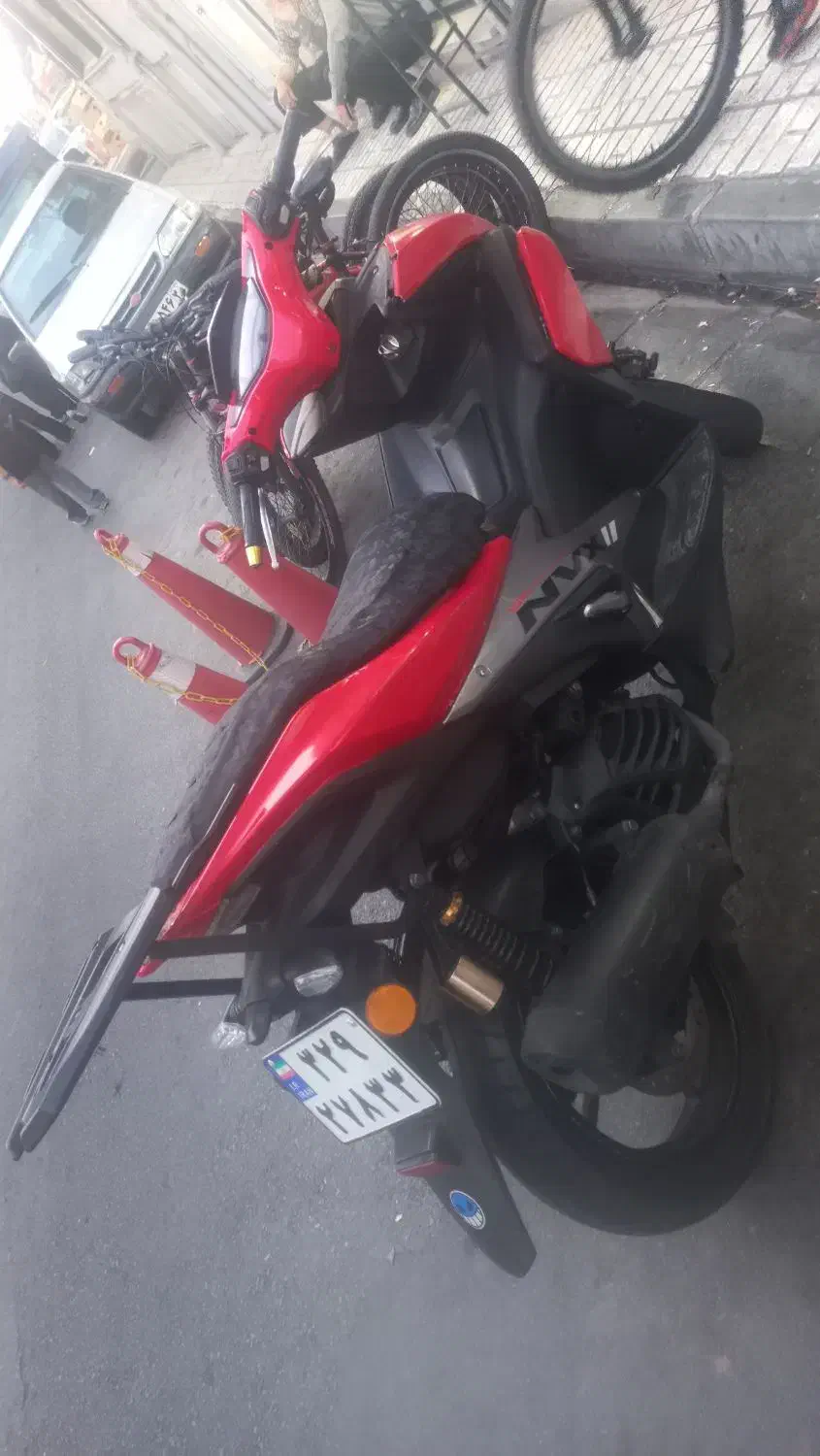 ایروکس|موتورسیکلت|کرج, کلاک نو|دیوار