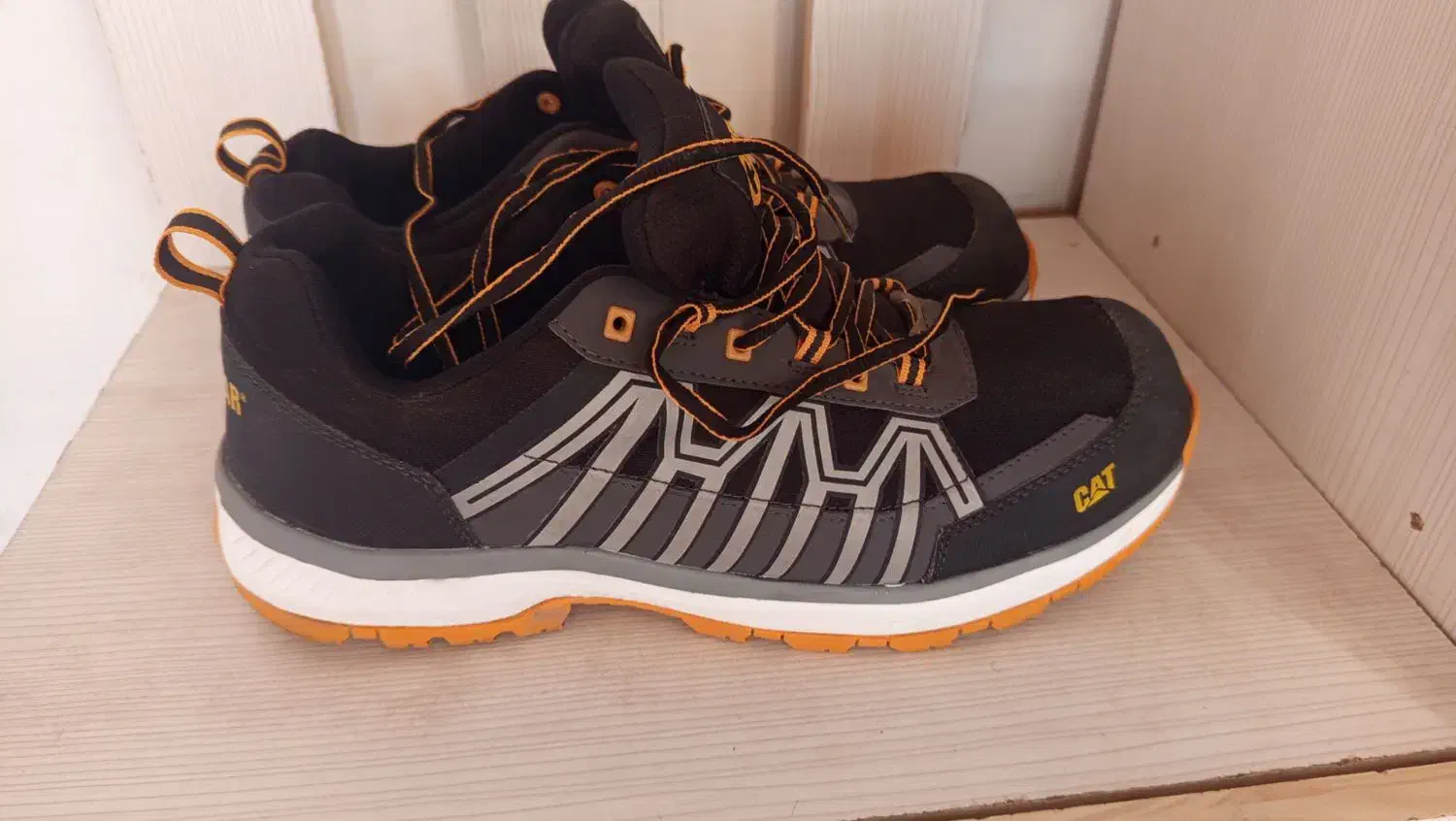 کفش کار خارجی|کیف، کفش، کمربند|داراب, |دیوار