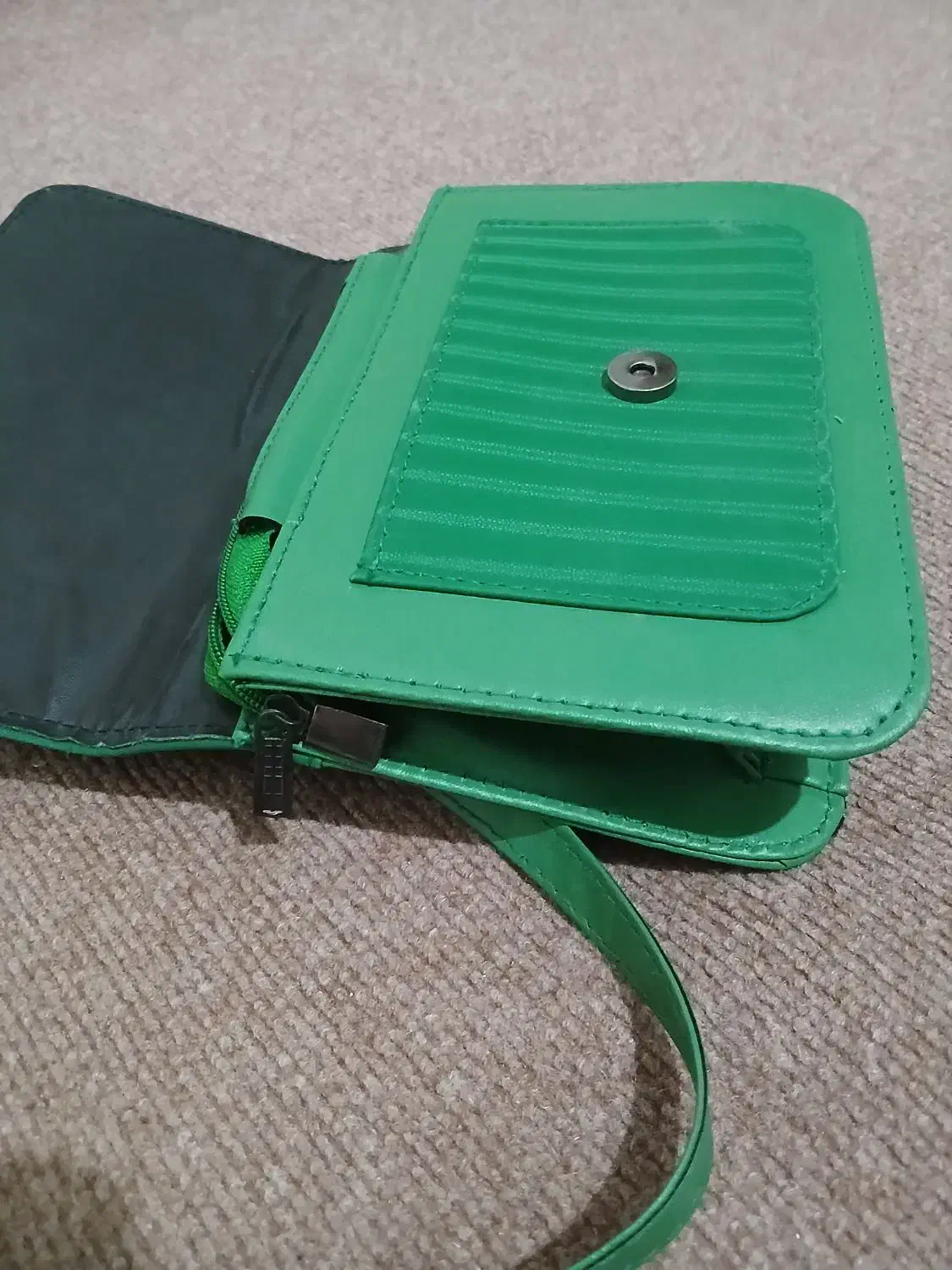 کیف زنانه دوشی سبز شیک در حد نو|کیف، کفش، کمربند|گنبد کاووس, |دیوار