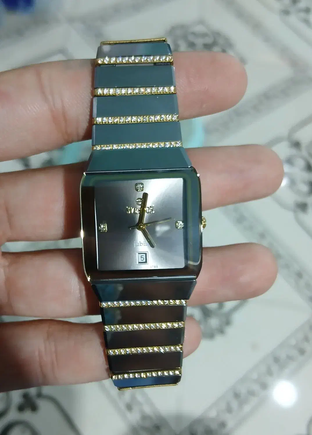 ساعت سوستون|ساعت|سراوان, |دیوار