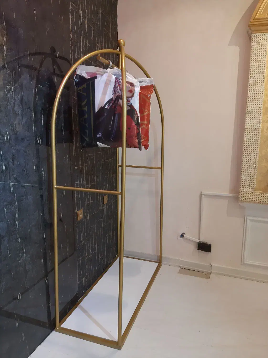 رگال|بندرخت و رخت‌آویز|تهران, ونک|دیوار