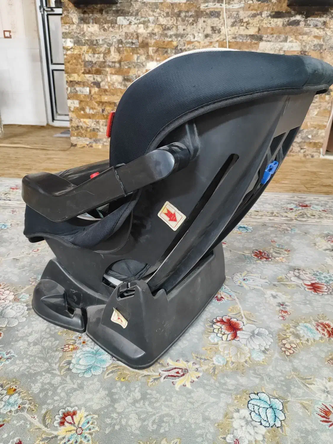 صندلی ماشین بچه سالم|تخت و صندلی بچه|نهاوند, |دیوار