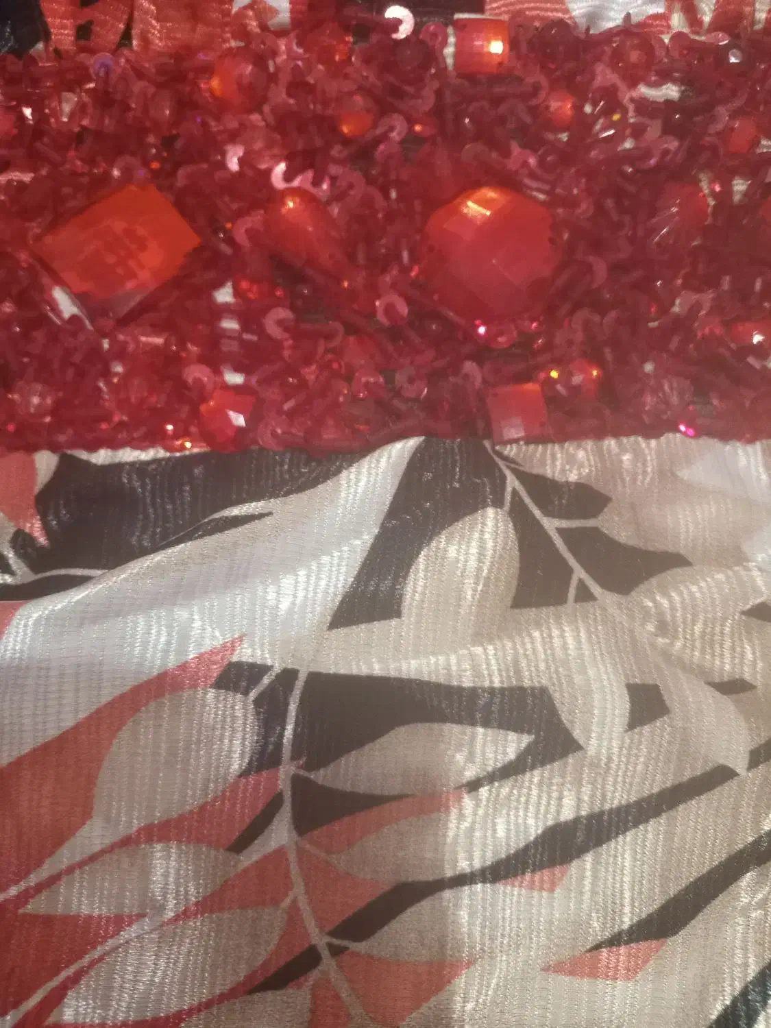 لبلس راحتی و خواب ساتن|لباس|اندیشه, اندیشه فاز ۱|دیوار