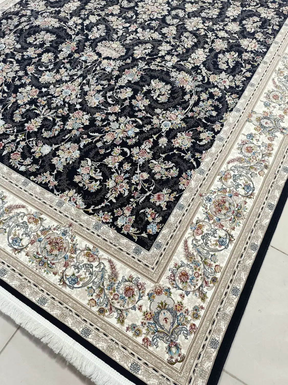 خریدار انواع فرش کارکرده و اکبند|فرش|کرمانشاه, |دیوار