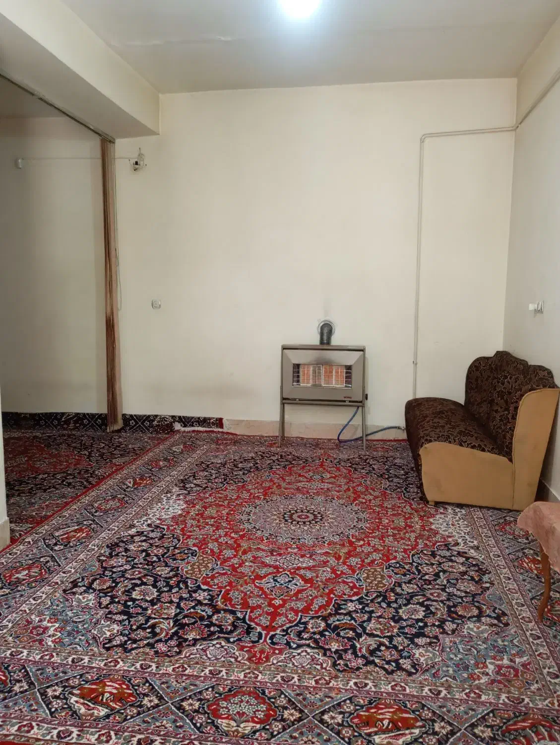 اجاره روزانه منزل ویلایی مبله با تمامی امکانات|اجارهٔ کوتاه‌مدت آپارتمان و سوئیت|آباده, |دیوار