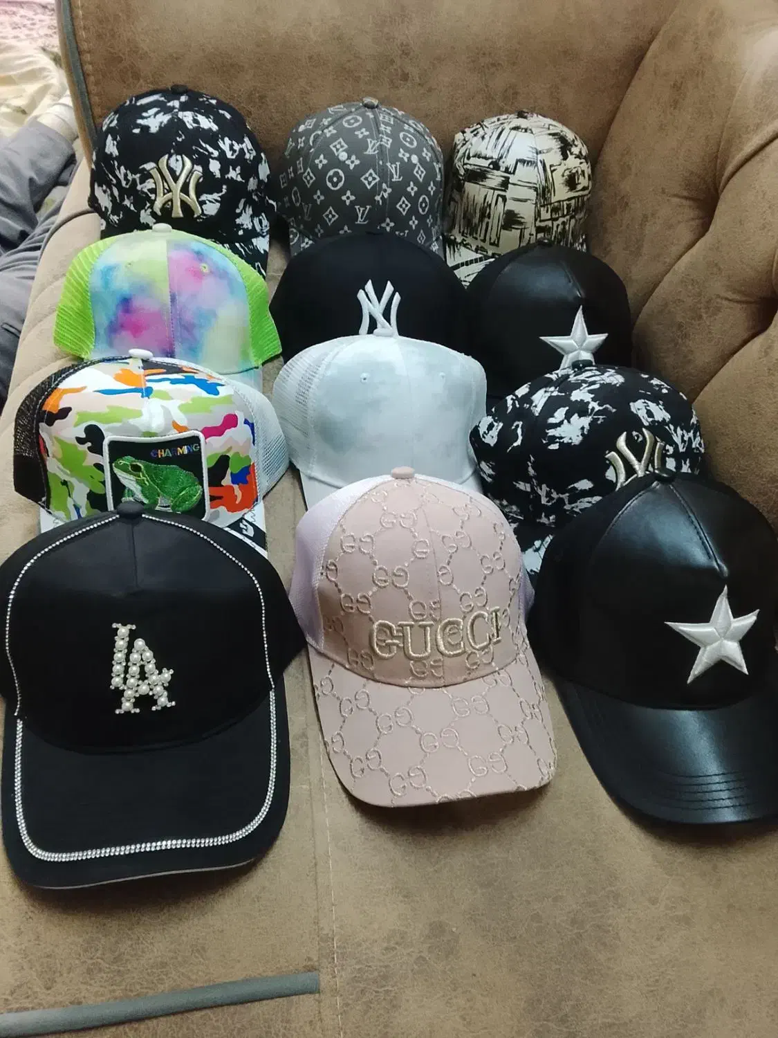 کلاه|کیف، کفش، کمربند|اسلامشهر, باغ فیض|دیوار