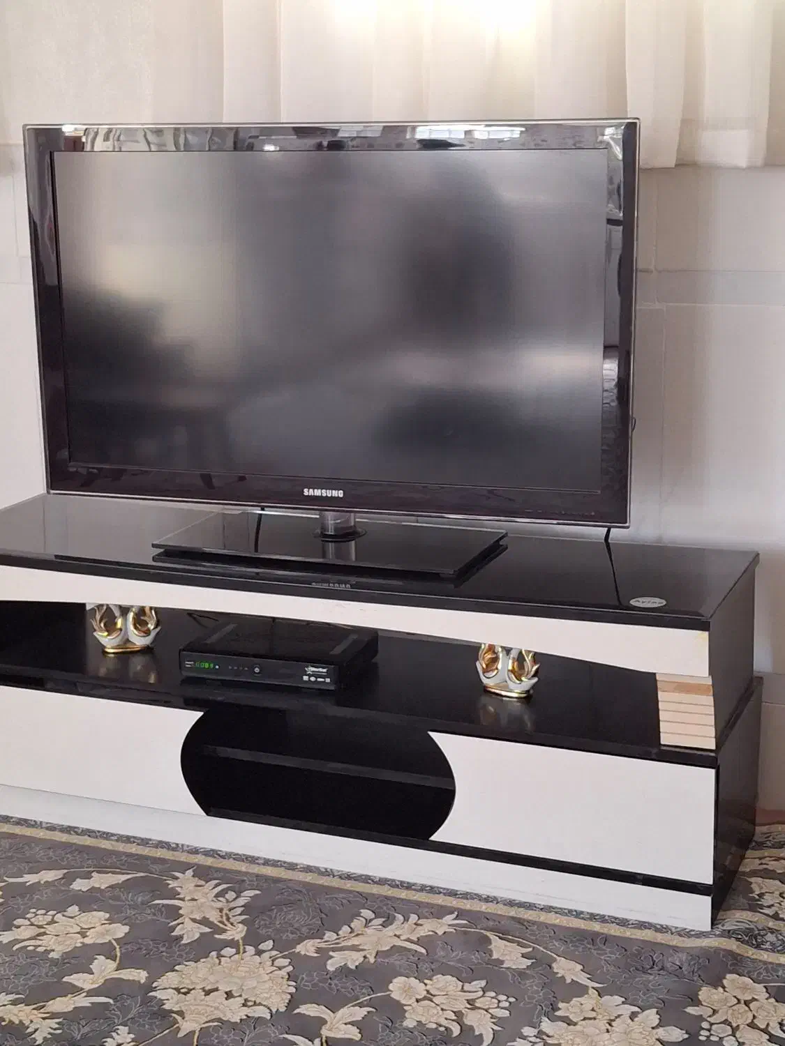 تلوزیون ۴۲ اینچ سامسونگ|تلویزیون و پروژکتور|الیگودرز, |دیوار