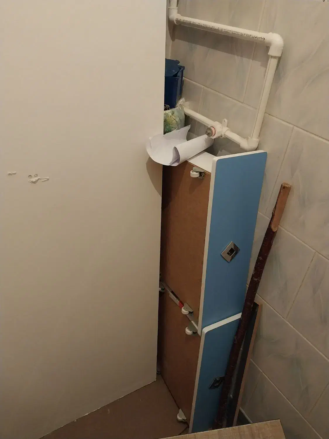 یک‌عدو‌تلویزیون‌سالم‌سالم|تلویزیون و پروژکتور|هشترود, |دیوار