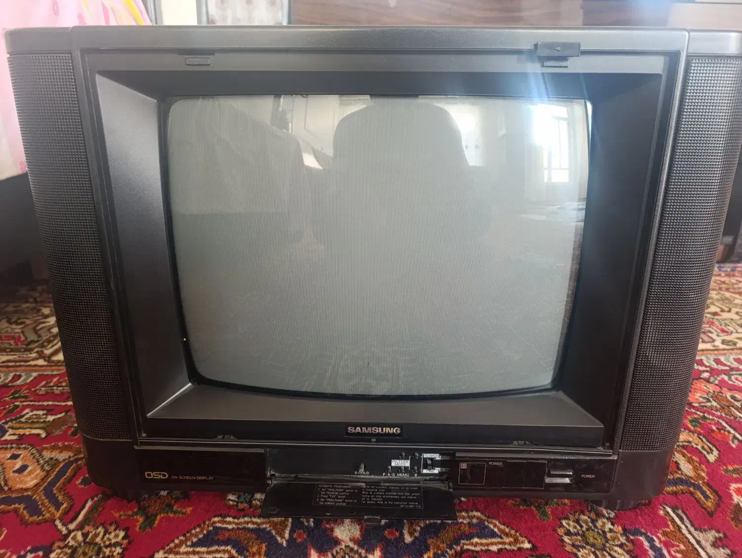 تلویزیون رنگی قدیمی|تلویزیون و پروژکتور|مرند, |دیوار